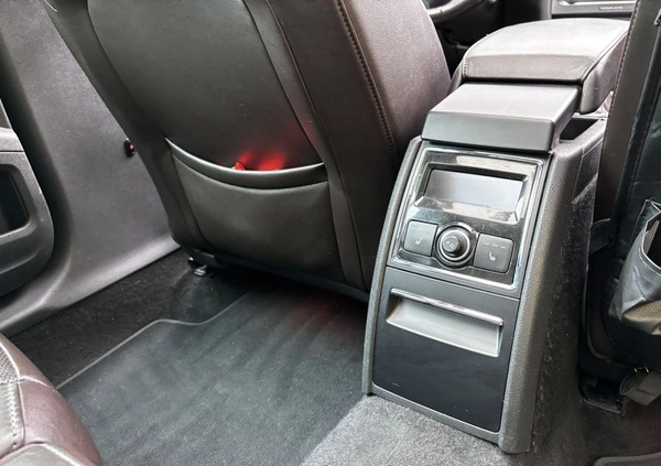 Skoda Superb cena 59000 przebieg: 300000, rok produkcji 2014 z Warszawa małe 277
